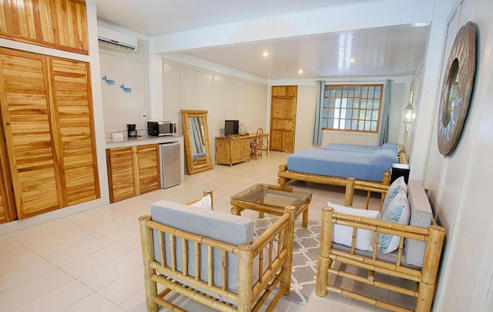 Plaza Yara Hotel 4*
